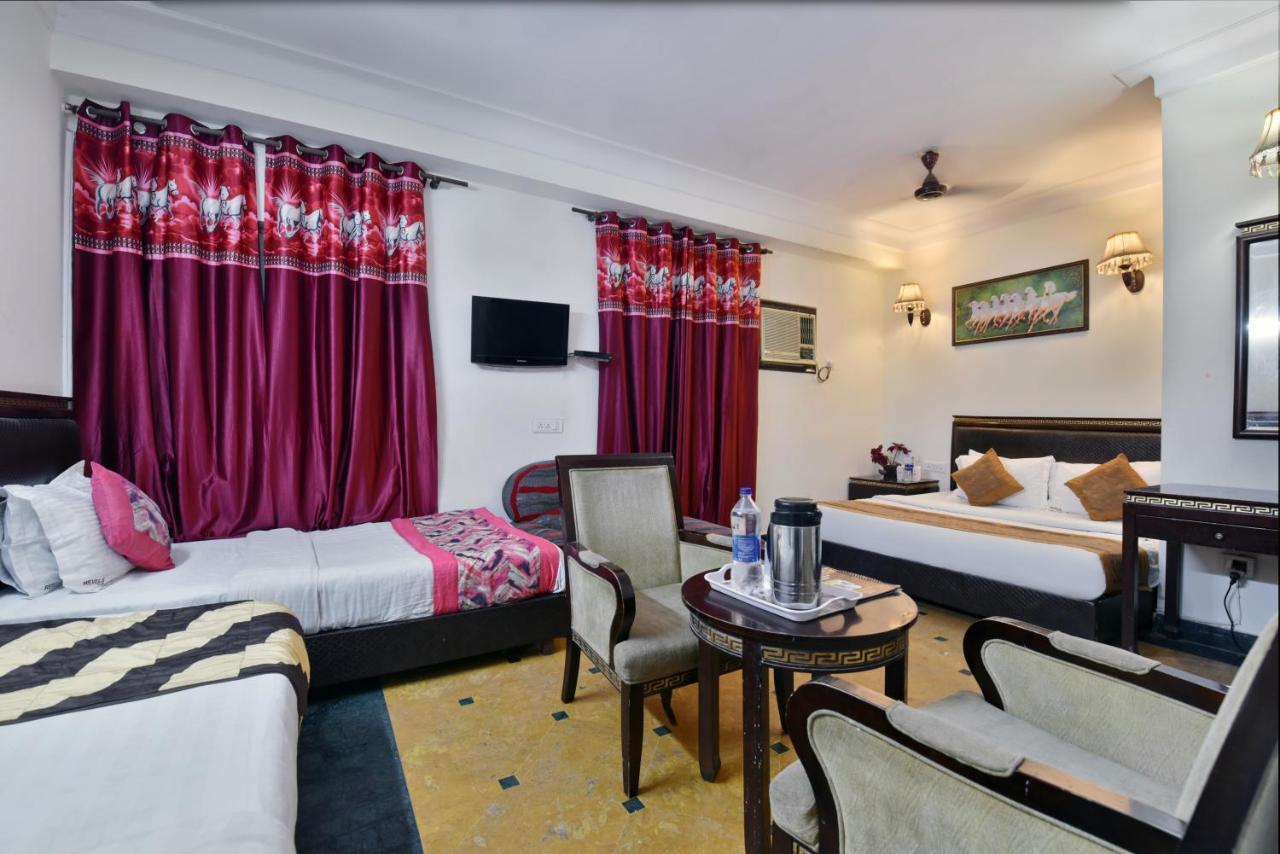 Hotel Revels By A1Rooms New Delhi Exteriör bild